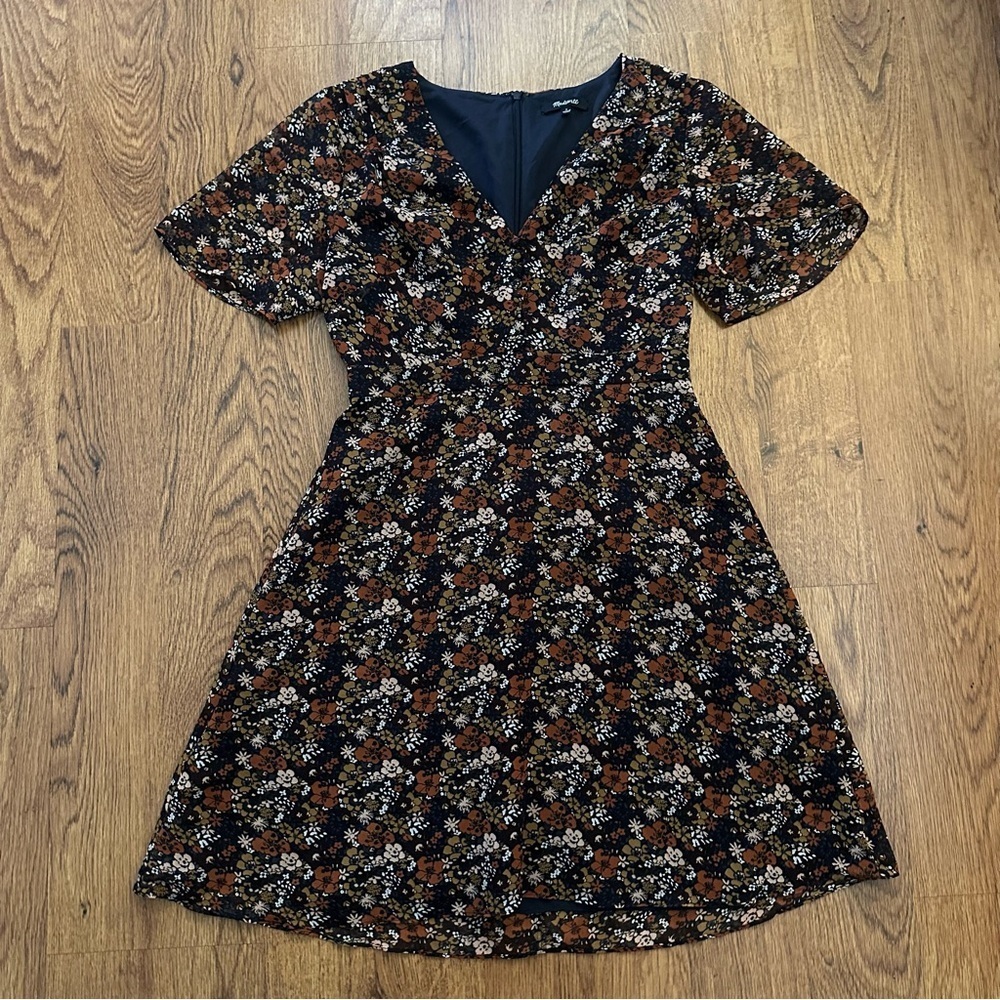 Madewell Black and Brown Floral Dress size 2 v neck short sleeve